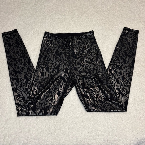 Old Navy Pants - Old Navy Active Women High Rise Powersoft Foil-Print Leggings